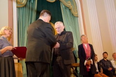 Stanisław Leszczyński odbiera statuetkę w kategorii muzyka. Fot. Anita Kot