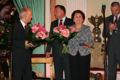 Nominowani w kategorii Muzyka: Jadwiga Mackiewicz i Henryk Wojnarowski, uhonorowani medalami pamiątkowymi. Fot. UMWM