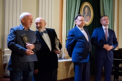 Laureaci w kategorii Sztuki plastyczne oraz Adam Struzik i Ludwik Rakowski