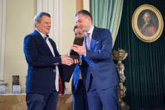 Wojciech Chmielewski odbiera statuetkę